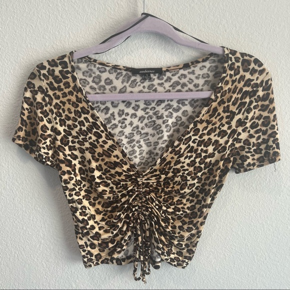 Leopard Rushed Croptop - Picture 4 of 5